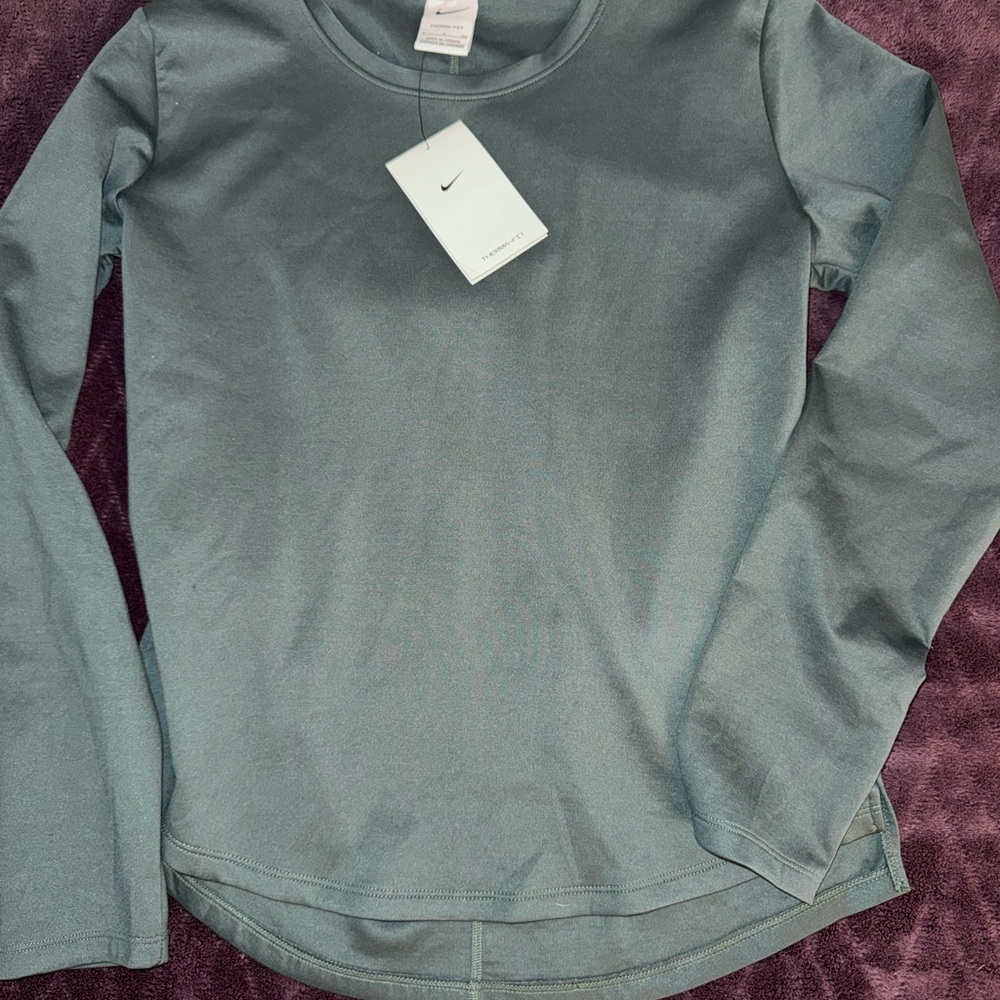 Nike Long Sleeve Therma-fit